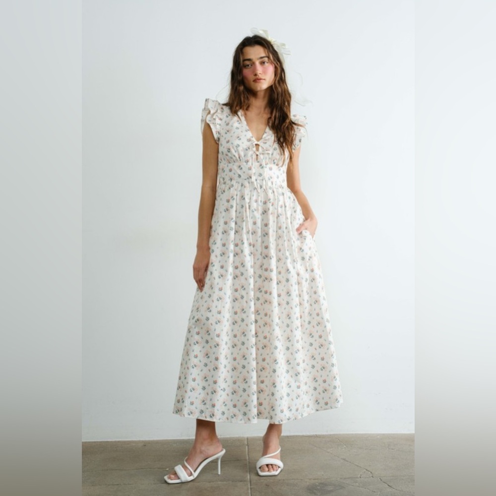 Floral Lace-Up Maxi Dress in Cream NEW